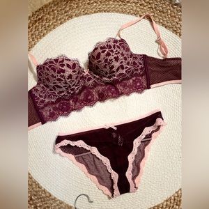 Victoria’s Secret Dream Angels Lace Lined Corset (32C) w/ Matching Bottoms (S).